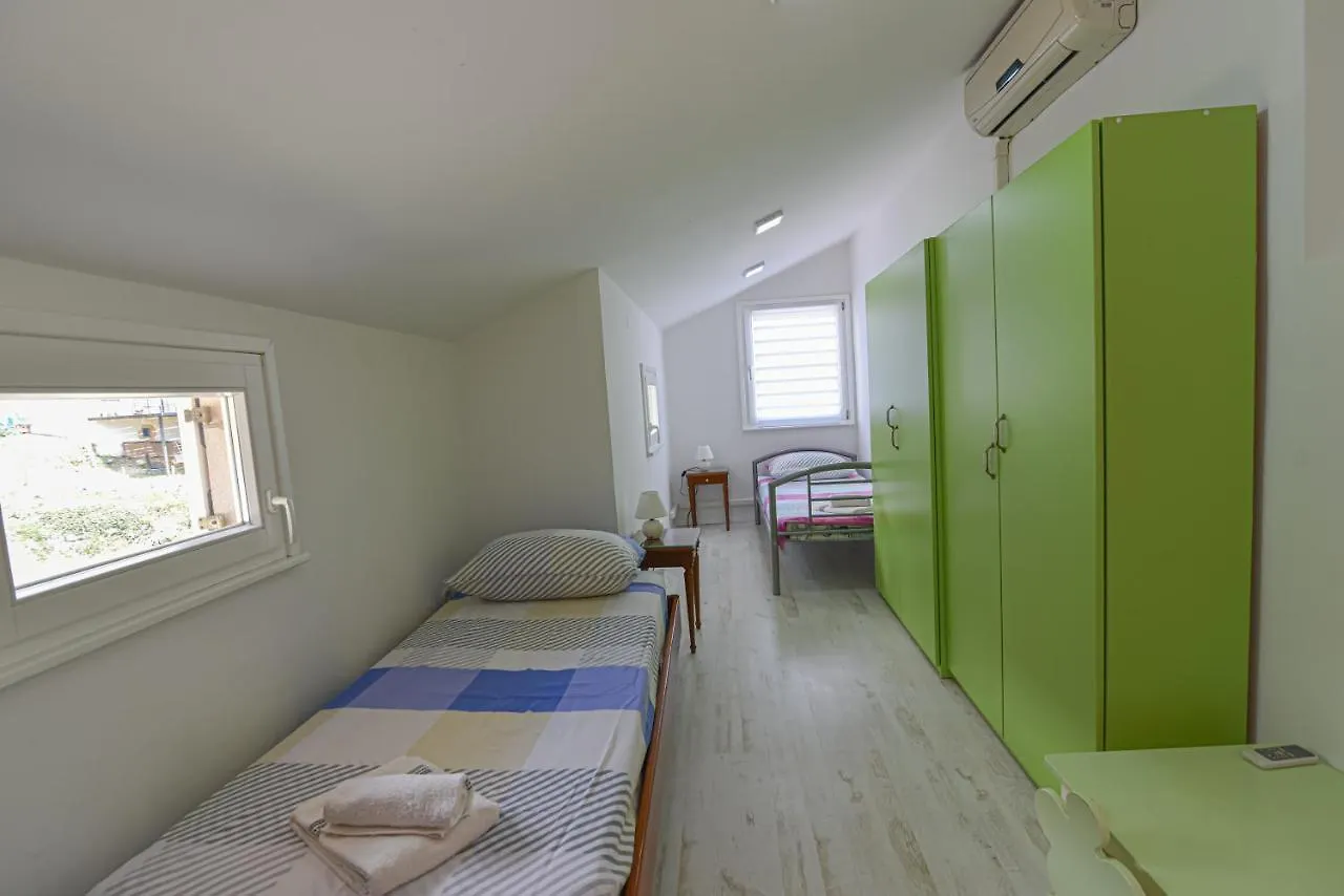 Brsec Villa Anda S Apartmanima I Bazenom Apartment