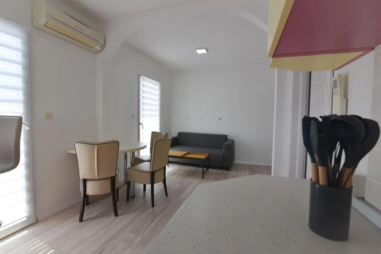 Brsec Villa Anda S Apartmanima I Bazenom Apartment