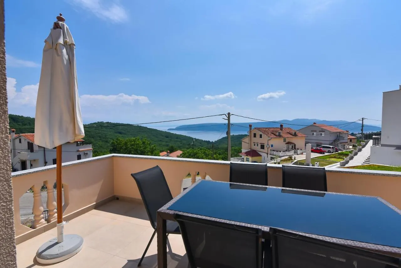 Apartment Brsec Villa Anda S Apartmanima I Bazenom Croatia