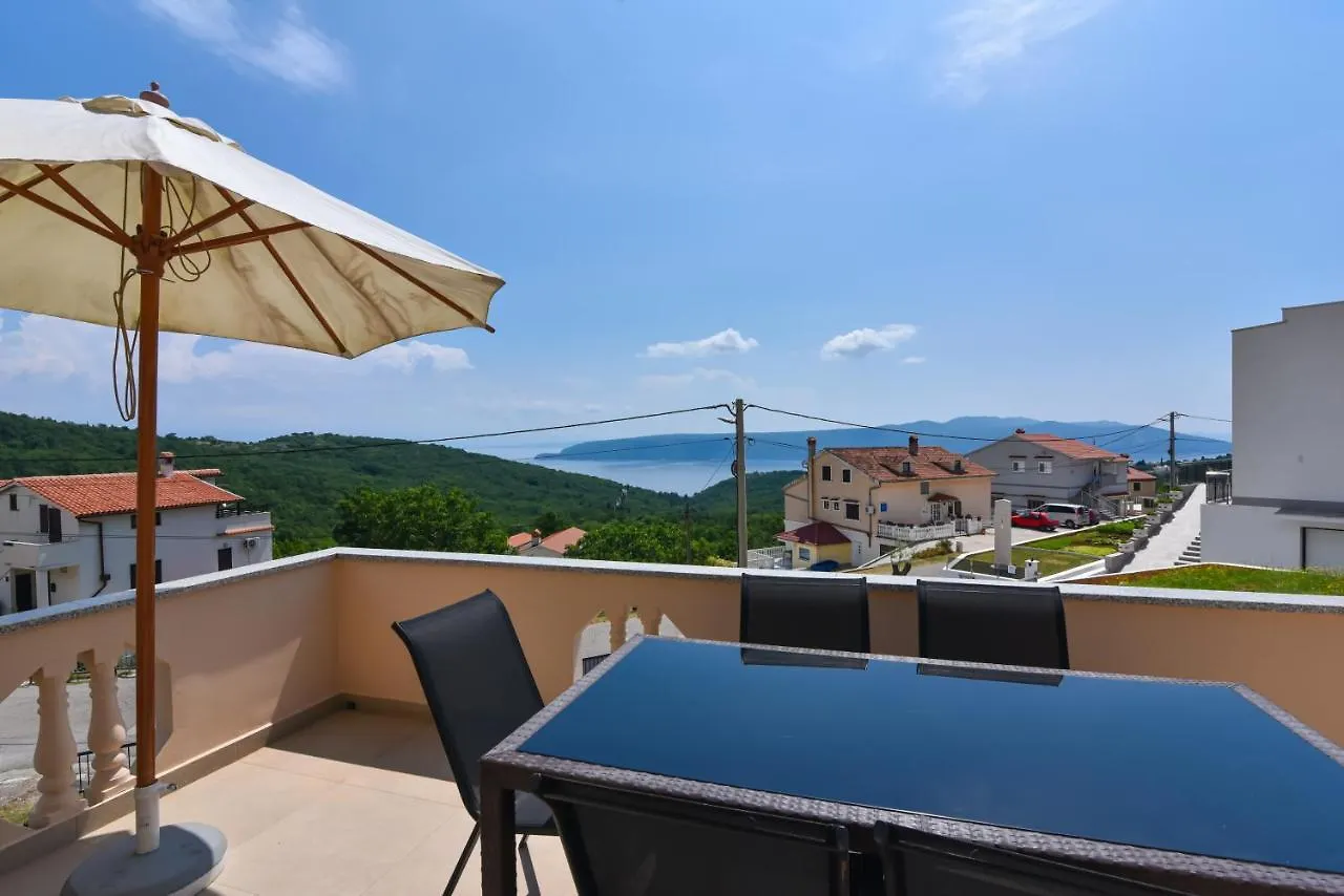 Brsec Villa Anda S Apartmanima I Bazenom Croatia
