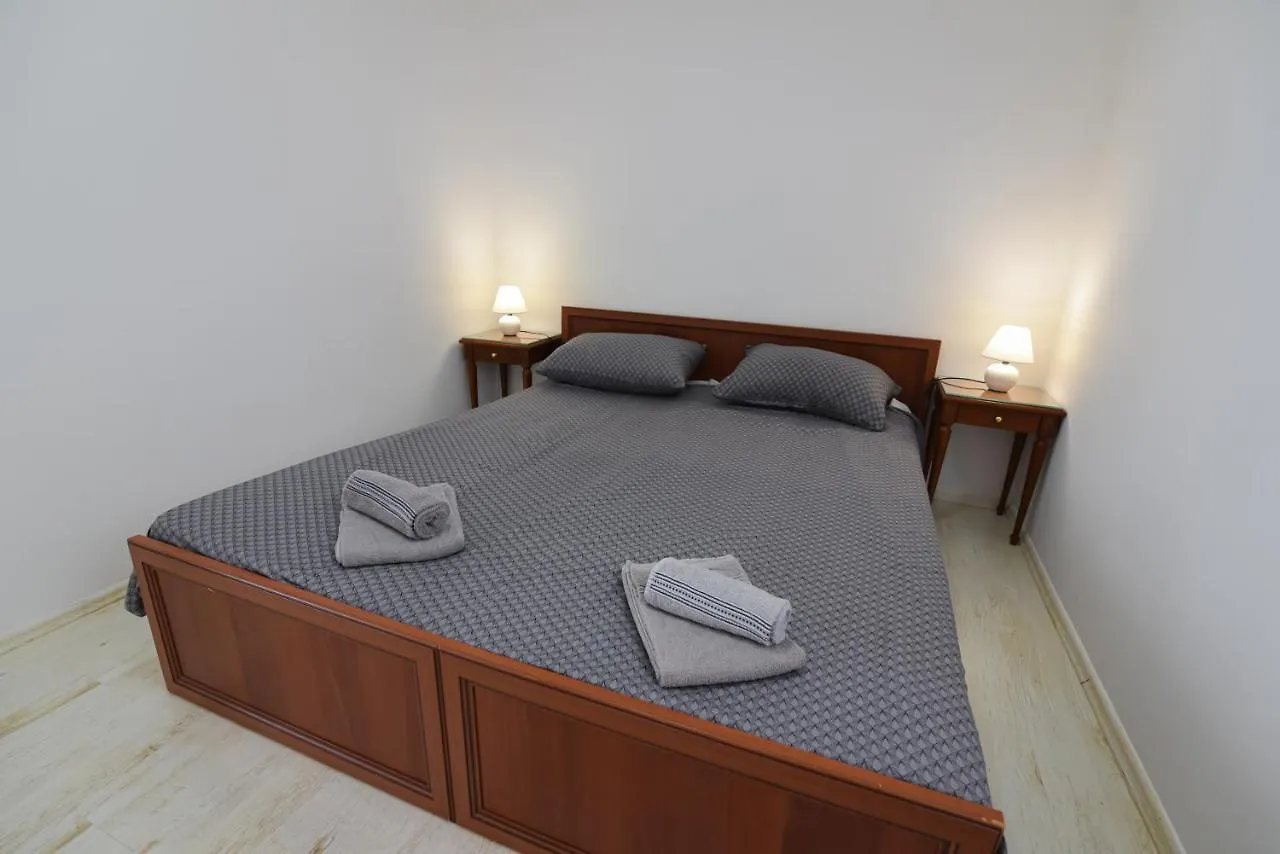 Apartment Brsec Villa Anda S Apartmanima I Bazenom