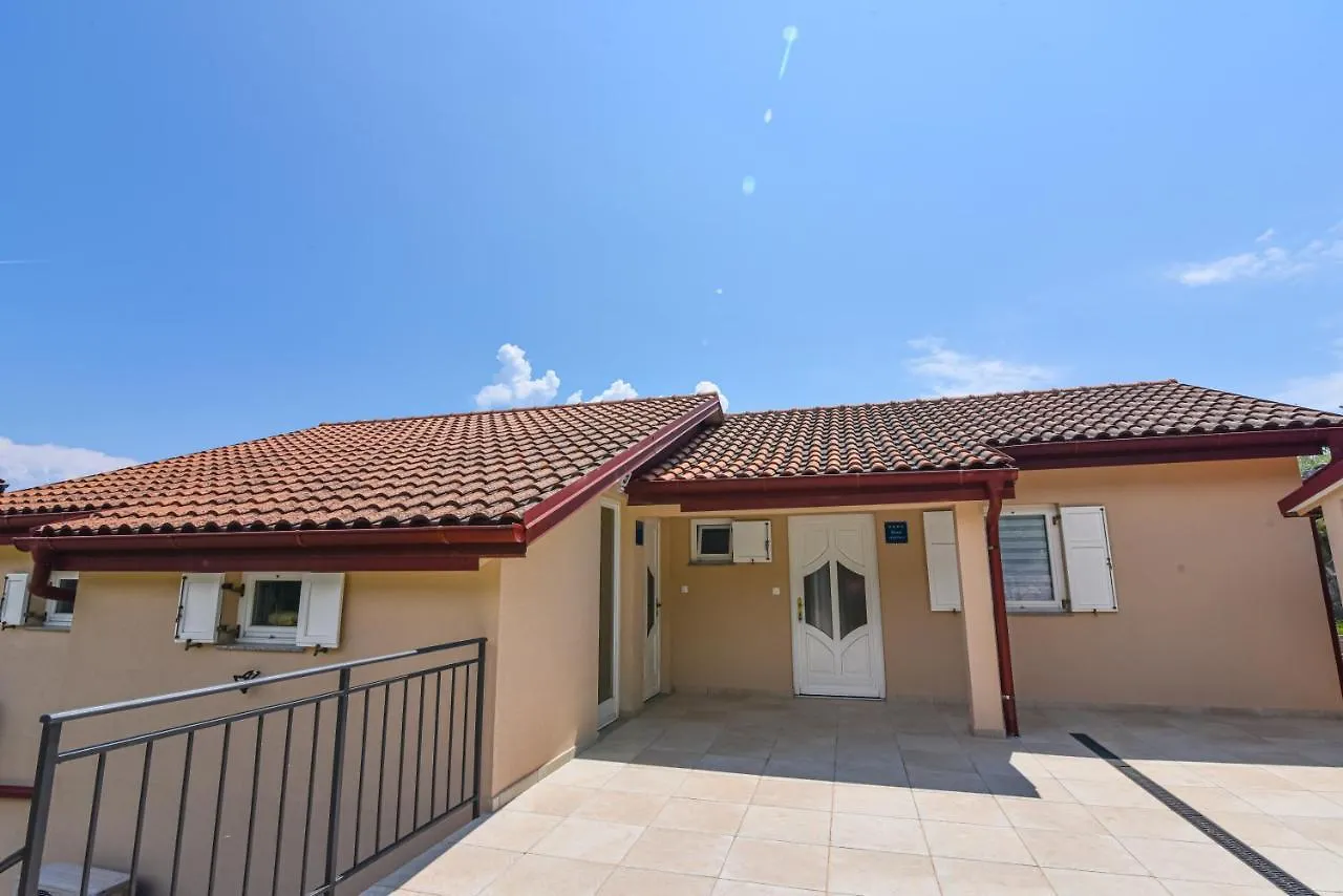 Brsec Villa Anda S Apartmanima I Bazenom